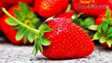 Benefici delle fragole, valori nutrizionali, calorie e curiosità