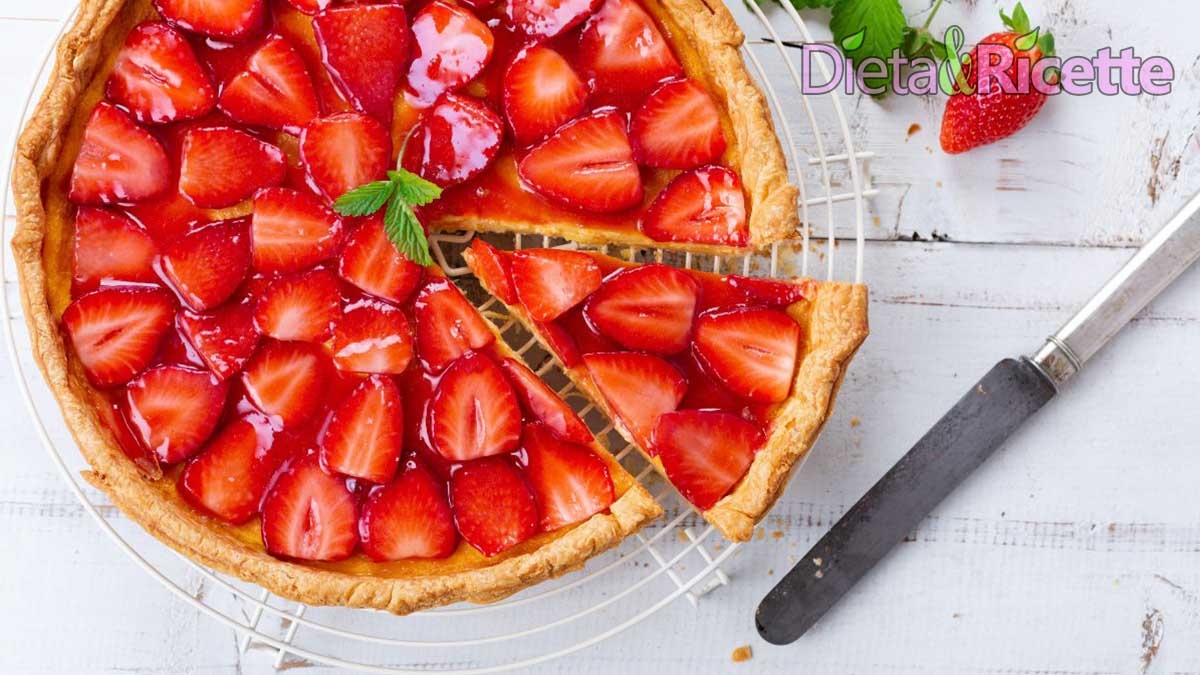 crostata di fragole e crema pasticcera la ricetta per fare la torta con le fragole fresche