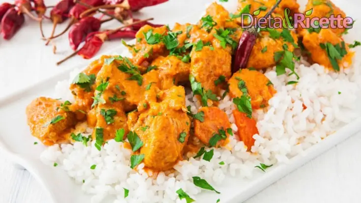 Pollo al curry Ricetta originale con riso e petto di pollo, indiana e light