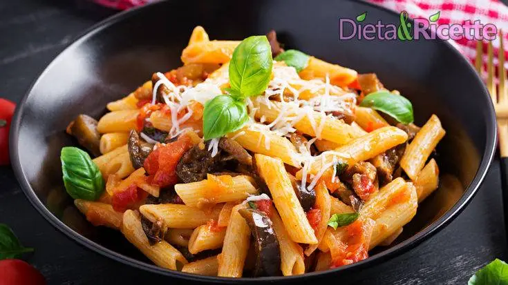 Pasta alla norma, ricetta originale siciliana del sugo con melanzane e ricotta salata