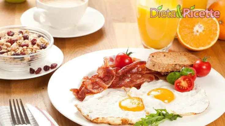 Colazione proteica dolce e salata: cosa mangiare, alimenti proteici e consigli