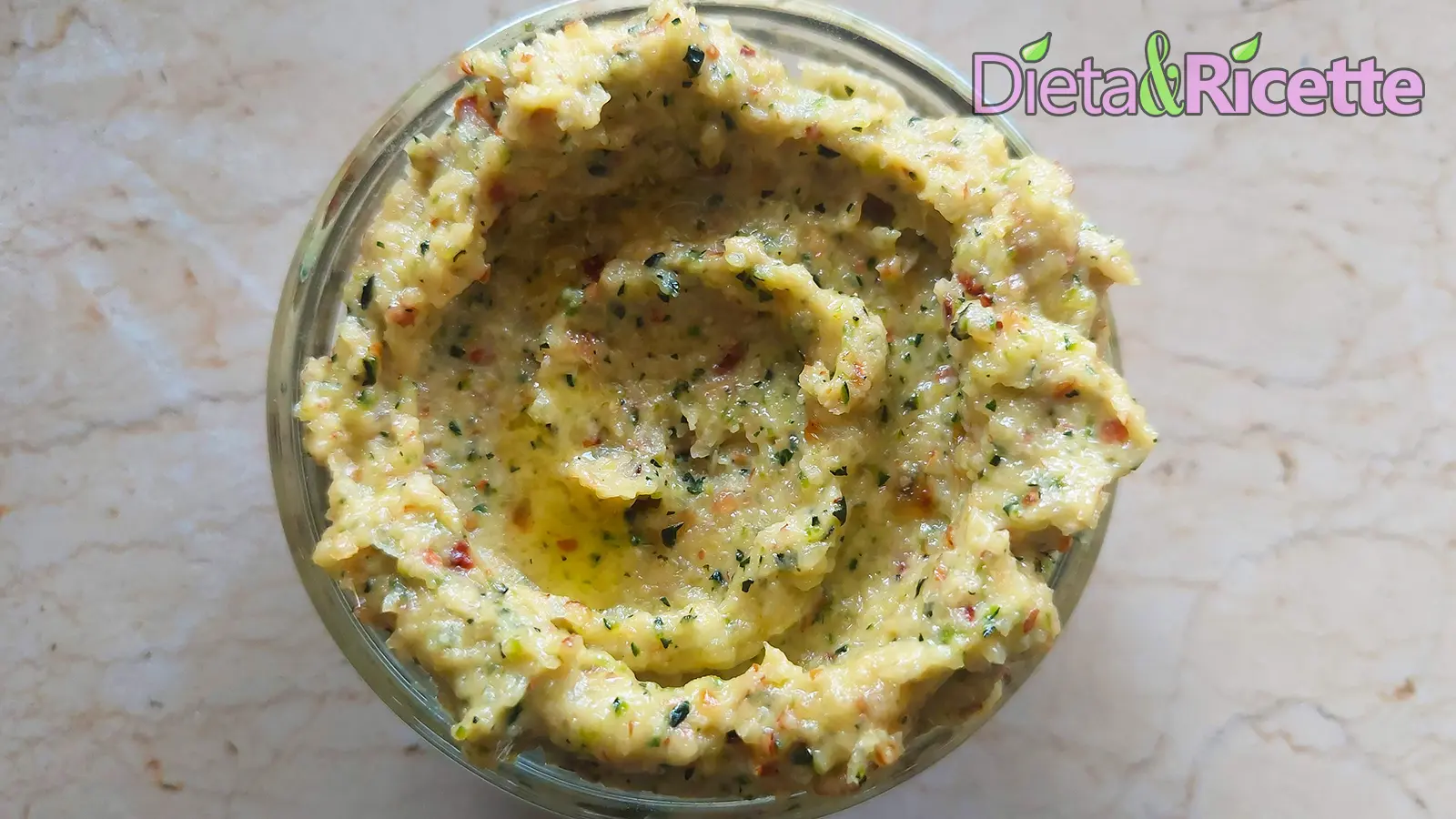 pesto di zucchine mandorle e prezzemolo
