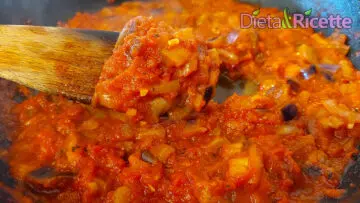 Sugo alla norma con melanzane e pomodoro